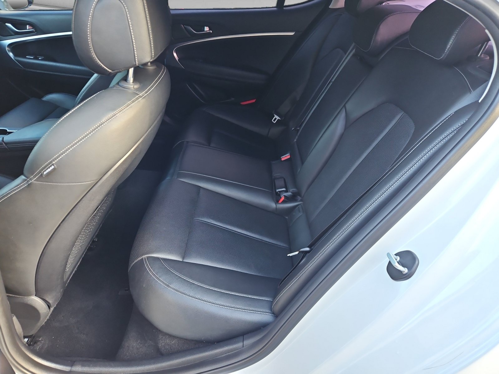 Used 2019 Genesis G70 2.0T Advanced AWD/4WD image 14