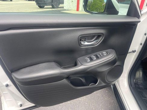 Used 2025 Honda HR-V EX-L image 18