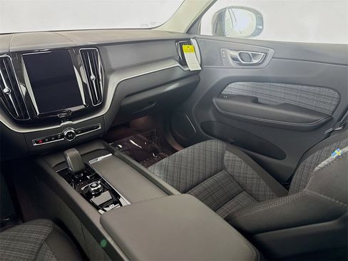Used 2025 Volvo XC60 B5 Core w/ Protection Package Premier image 24