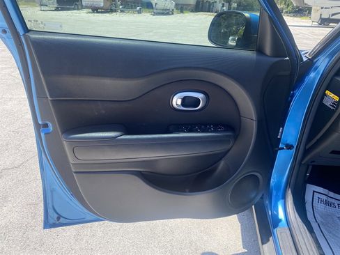 Used 2016 Kia Soul + w/ Designer's Package image 9
