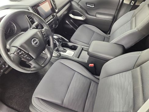 Used 2024 Nissan Frontier SV w/ SV Convenience Package image 10