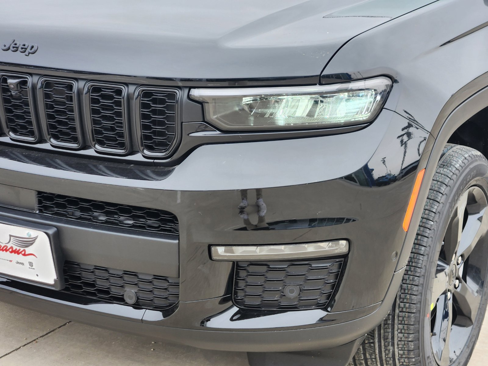 New 2025 Jeep Grand Cherokee L Limited w/ Luxury Tech Group II RWD image 9