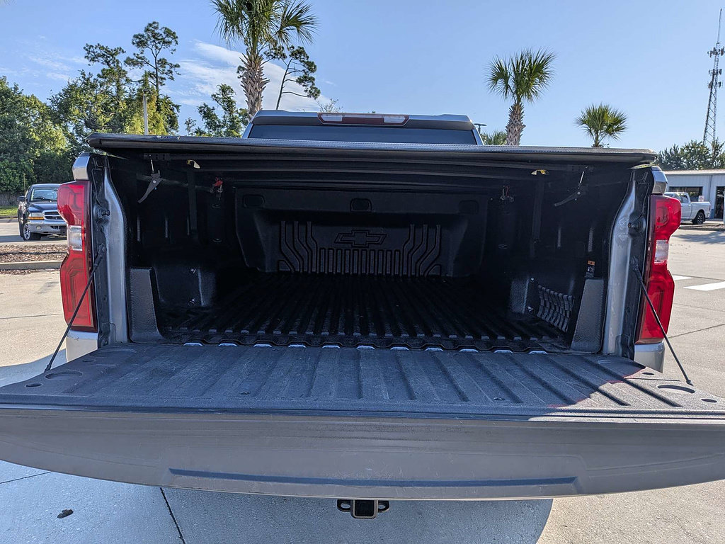Used 2019 Chevrolet Silverado 1500 Custom w/ Custom Value Package AWD/4WD image 12