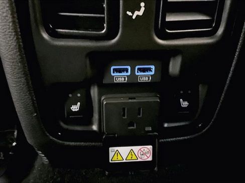 Used 2023 Dodge Durango GT image 16