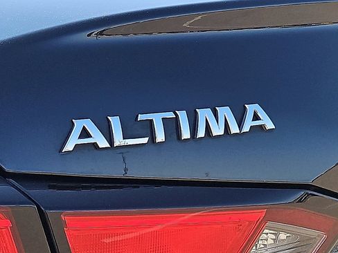 Used 2021 Nissan Altima 2.5 S FWD image 12