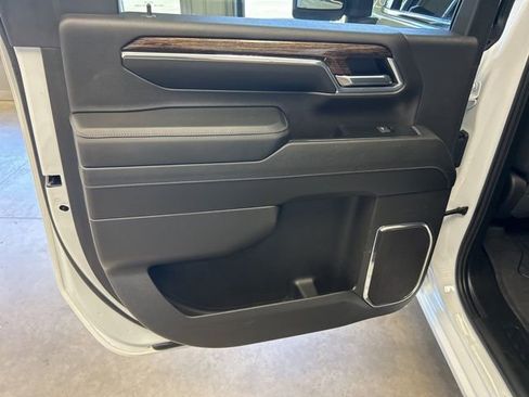 Used 2024 GMC Sierra 3500 SLE w/ Preferred Package image 31