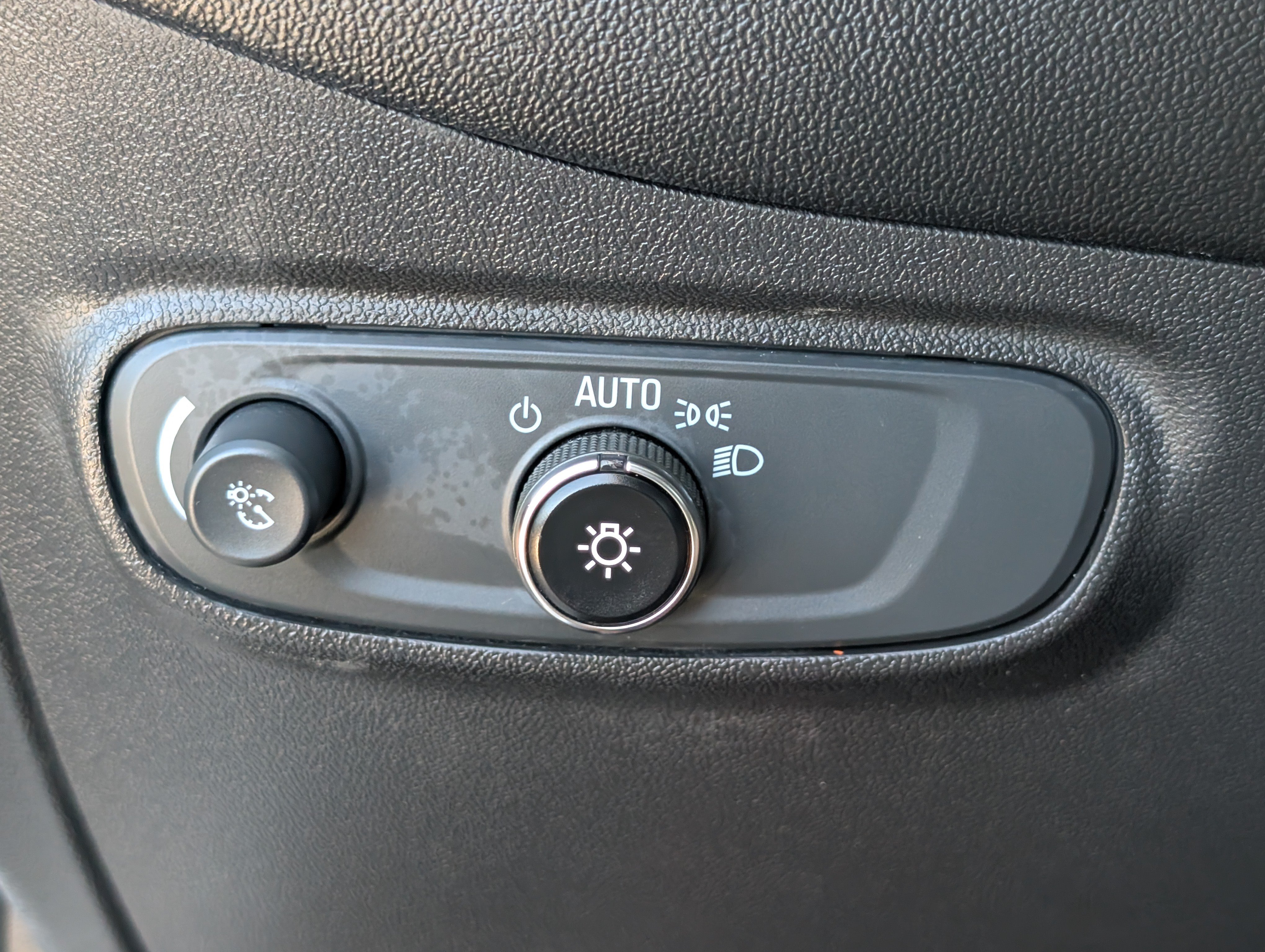 Used 2022 Chevrolet Equinox LT FWD image 22