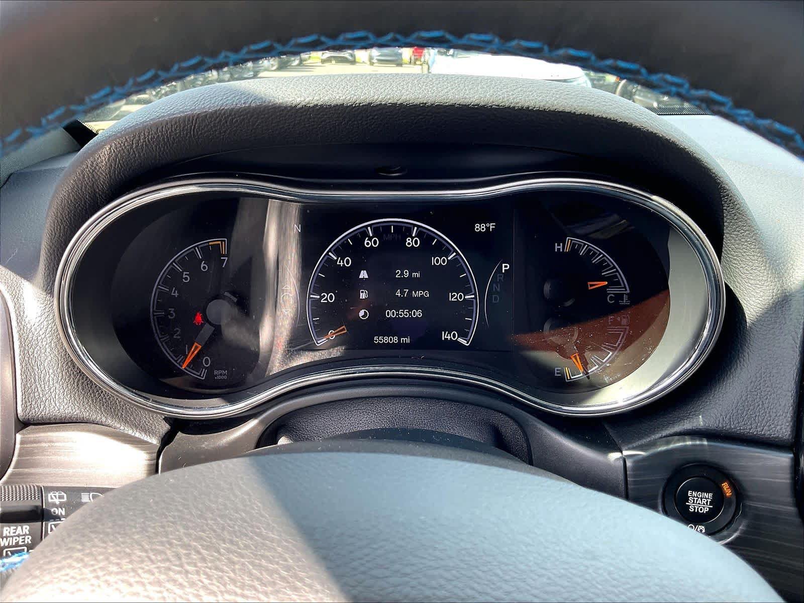 Used 2019 Jeep Grand Cherokee Laredo AWD/4WD image 23