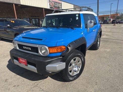 Used 2007 Toyota FJ Cruiser 4WD image 2