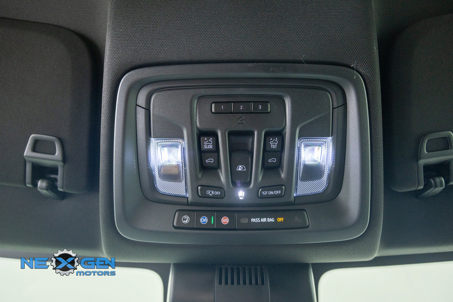 Used 2025 Chevrolet Silverado 1500 ZR2 w/ Technology Package AWD/4WD image 25