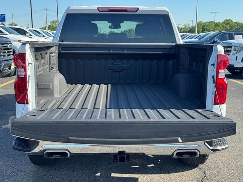 Used 2024 Chevrolet Silverado 1500 LT AWD/4WD image 4