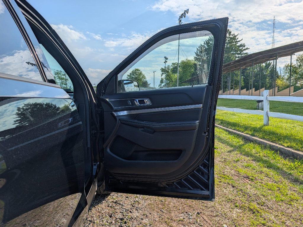 Used 2018 Ford Explorer XLT AWD/4WD image 13