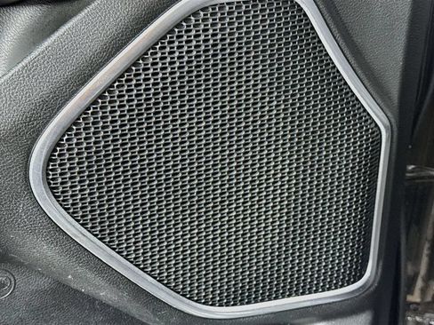 Used 2019 RAM 1500 Laramie AWD/4WD image 21