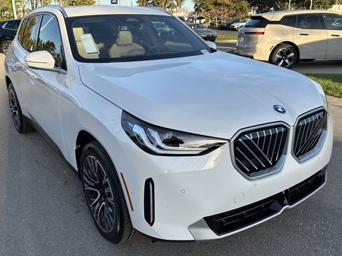 Used 2026 BMW X3 xDrive30 w/ Convenience Package image 2