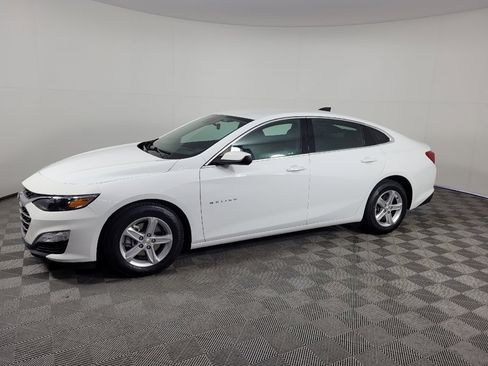 Used 2024 Chevrolet Malibu LS w/ Driver Confidence Package FWD image 2