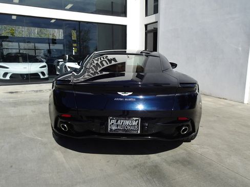 Used 2021 Aston Martin DB11 Coupe image 5