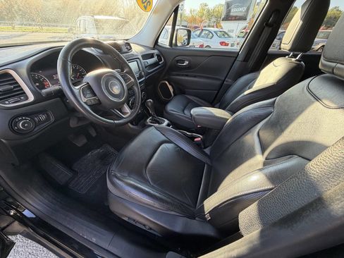 Used 2017 Jeep Renegade Limited AWD/4WD image 9