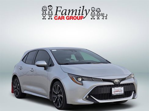 Used 2019 Toyota Corolla XSE image 2