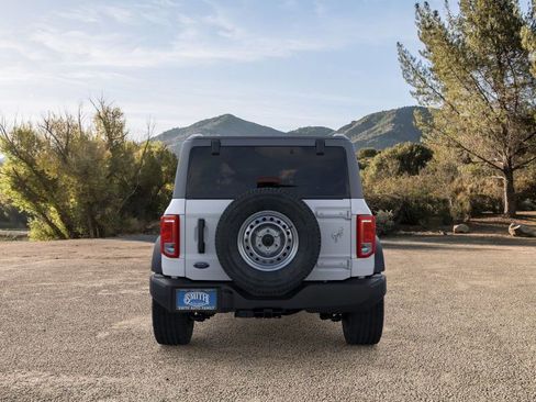 New 2025 Ford Bronco 4-Door image 5