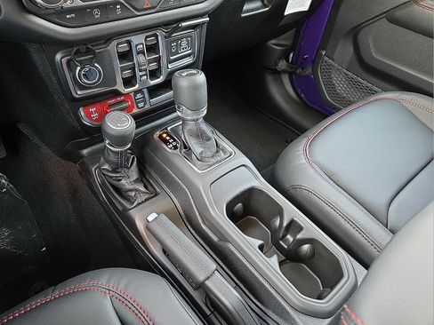 New 2026 Jeep Wrangler Unlimited Rubicon AWD/4WD image 25