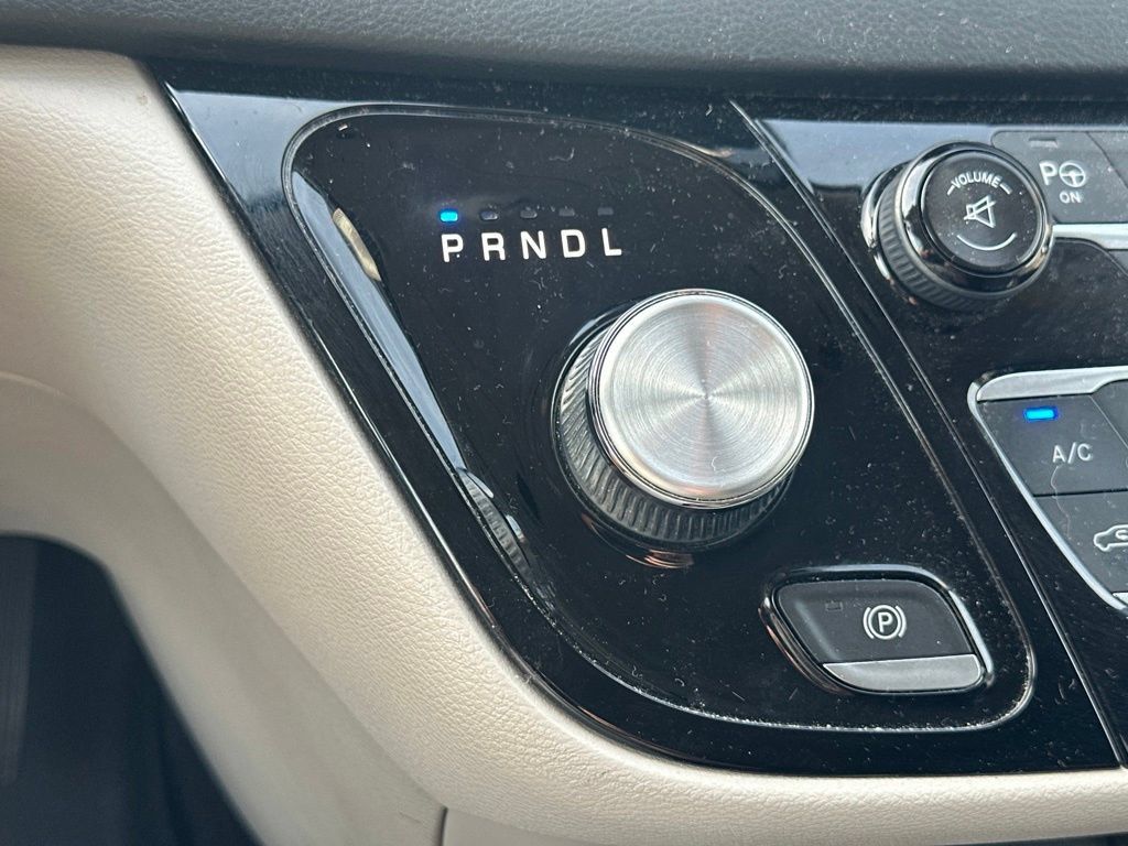Used 2017 Chrysler Pacifica Touring-L Plus w/ Advanced Safetytec Group FWD image 24