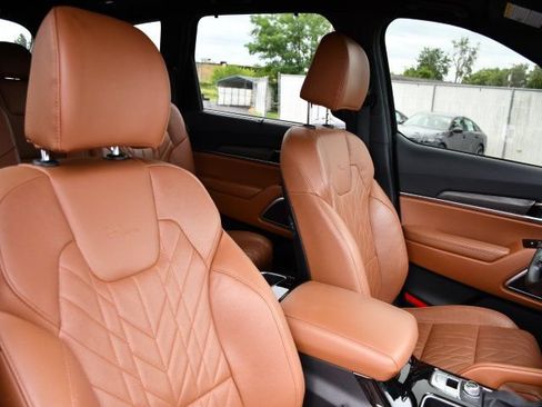 Used 2025 Kia Telluride SX X-Line AWD/4WD image 37