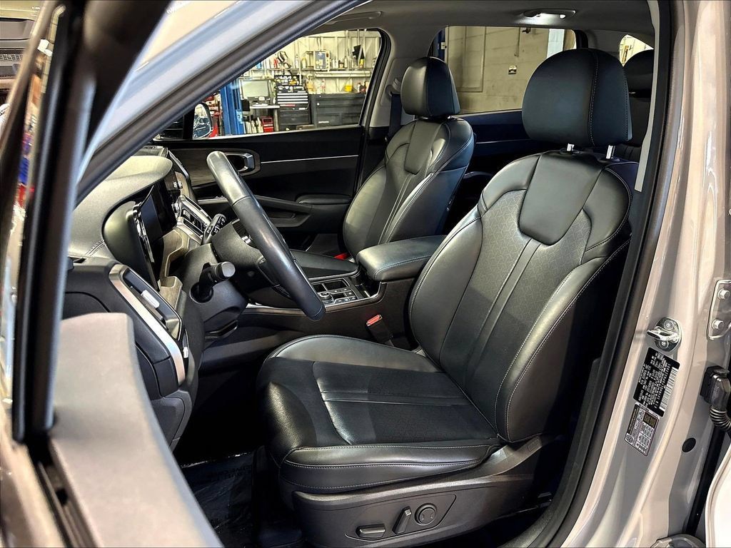 Certified 2023 Kia Sorento X-Line EX AWD/4WD image 25