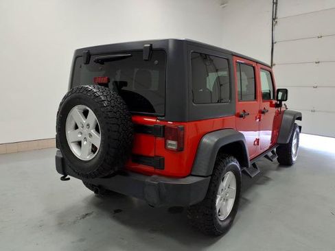 Used 2018 Jeep Wrangler Unlimited Sport S AWD/4WD image 3