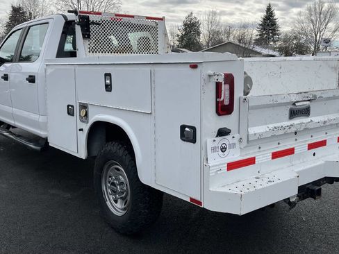Used 2019 Ford F250 XL w/ Power Equipment Group image 8