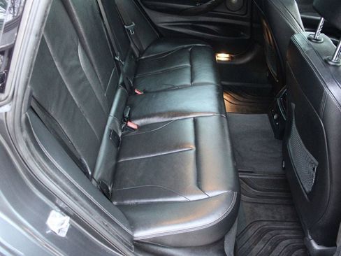 Used 2017 BMW 340i Gran Turismo xDrive image 17