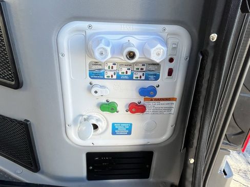 Used 2020 Mercedes-Benz Sprinter 144 Cargo image 31