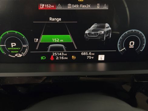 Used 2021 Audi e-tron Premium Plus w/ Premium Plus Package image 22