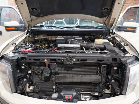 Used 2013 Ford F150 Raptor w/ Luxury Equipment Group image 28