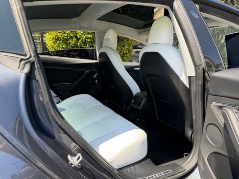 Used 2022 Tesla Model 3 Performance image 38