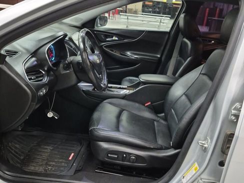 Used 2017 Chevrolet Malibu Premier w/ Premier Sun and Wheel Package image 3