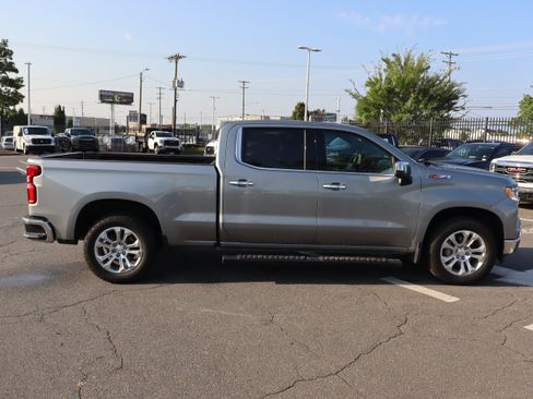 Used 2024 Chevrolet Silverado 1500 LTZ w/ Z71 Off-Road Package AWD/4WD image 11