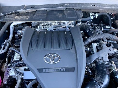 Used 2024 Toyota Grand Highlander AWD image 33