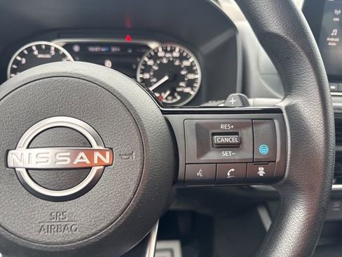 Used 2023 Nissan Rogue SV image 21