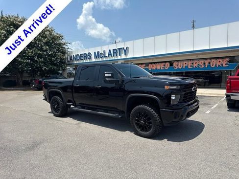 Used 2025 Chevrolet Silverado 2500 Custom w/ Custom Value Package AWD/4WD image 1