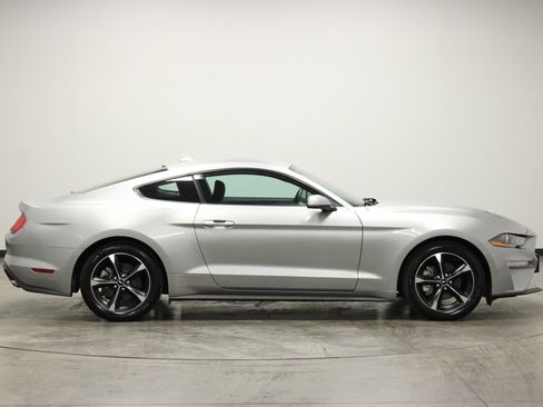 Used 2022 Ford Mustang Coupe RWD image 9