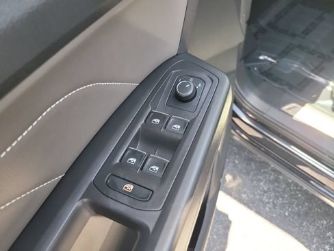 Used 2022 Volkswagen Atlas SE FWD image 14
