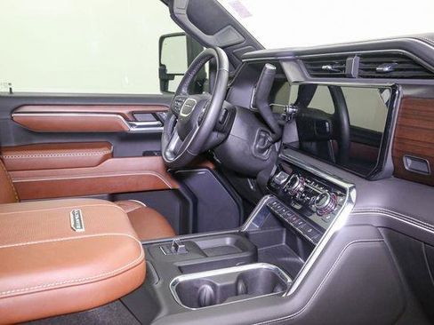 Used 2024 GMC Sierra 2500 Denali Ultimate image 23