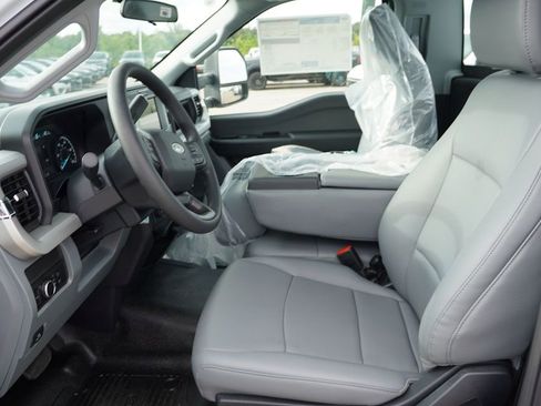 New 2026 Ford F250 XL w/ F-250 >10K GVWR Package image 12