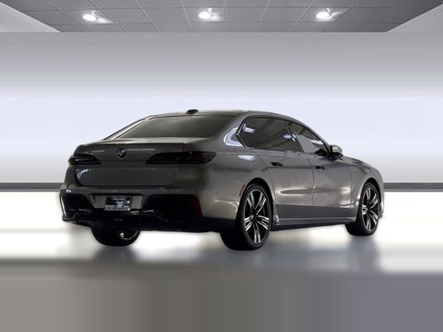 Used 2024 BMW 740i 740i w/ Premium Package image 8