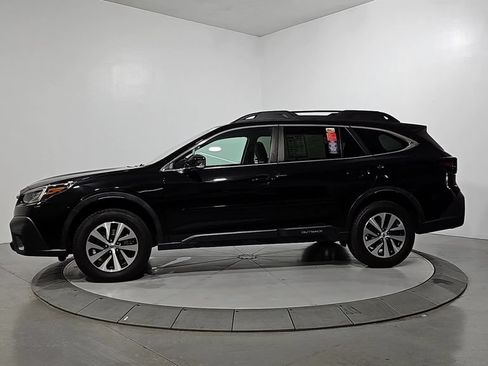 Used 2021 Subaru Outback Premium AWD/4WD image 2