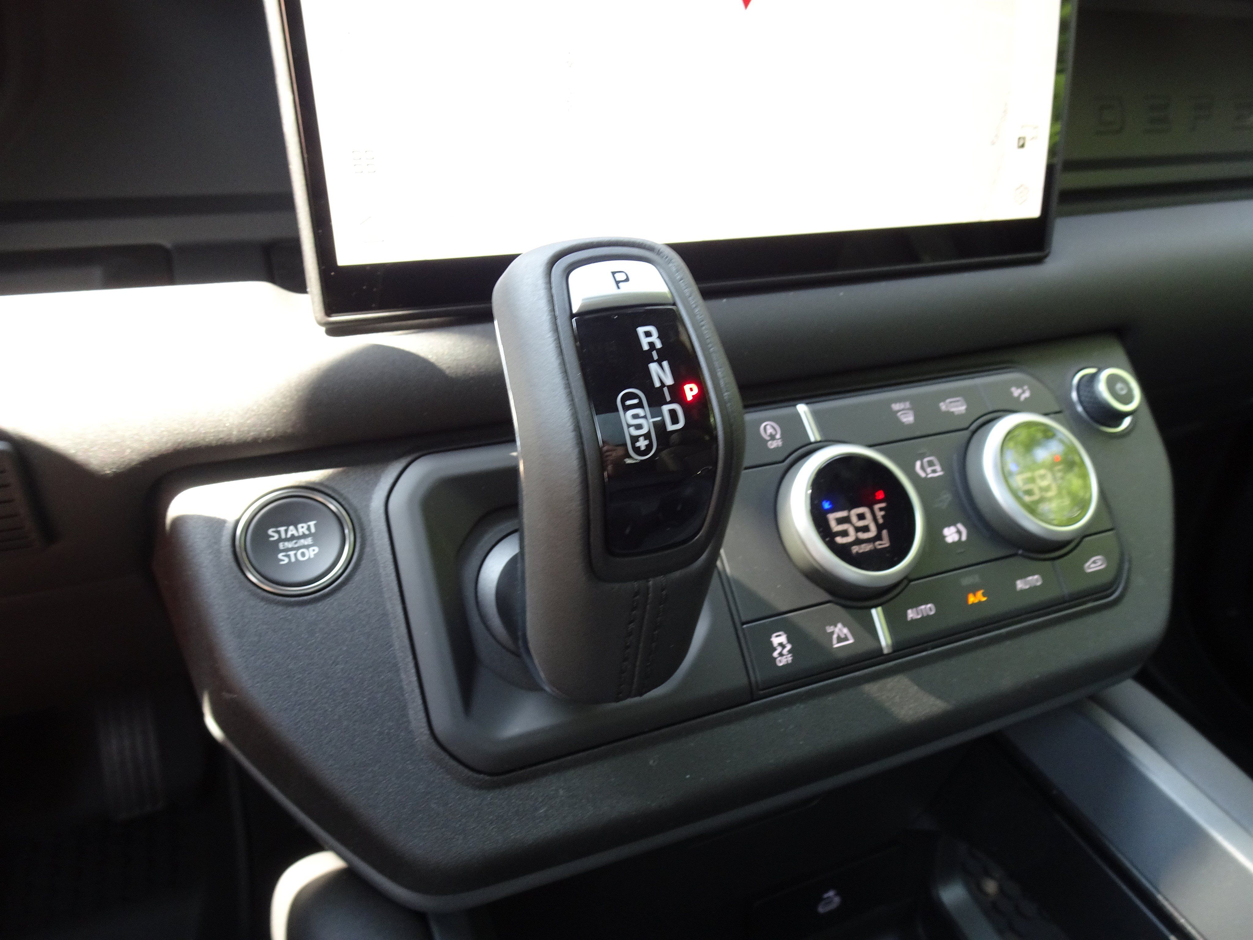 Certified 2025 Land Rover Defender 110 S AWD/4WD image 25
