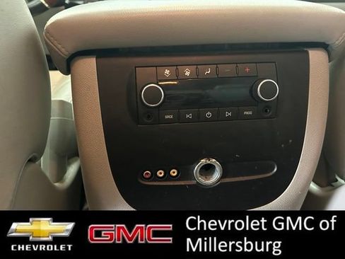 Used 2008 GMC Yukon XL SLT w/ SLT Preferred Equipment Group AWD/4WD image 23