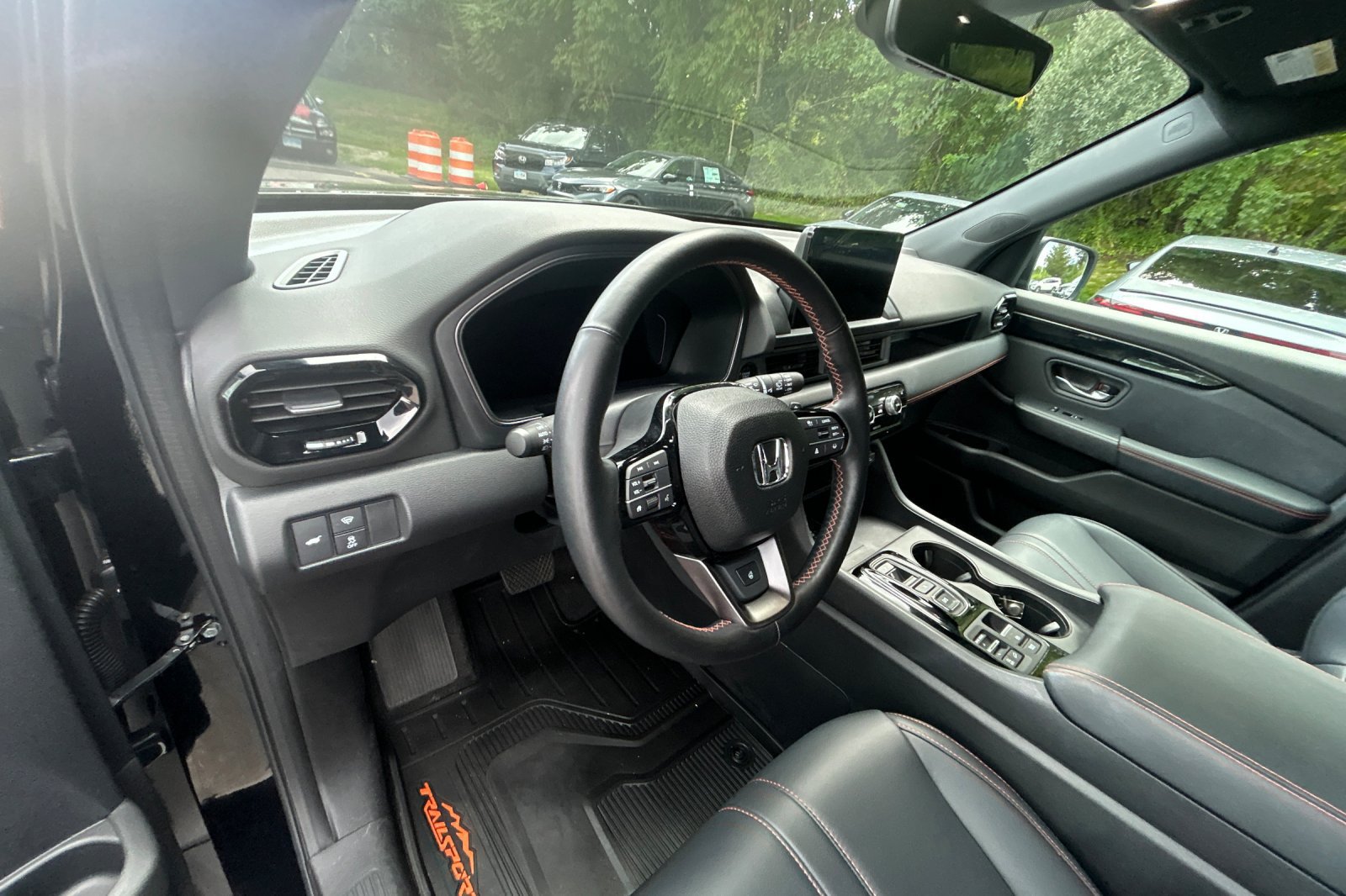Used 2023 Honda Pilot TrailSport image 9