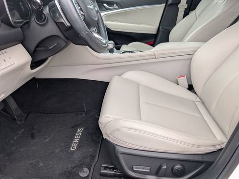Used 2023 Genesis G70 2.0T RWD image 14