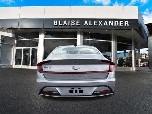 Used 2023 Hyundai Sonata SE FWD image 4